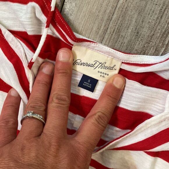 Universal Thread Red & White Striped Size Small-Like New - Picture 3 of 4